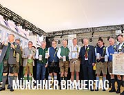 30. Münchner Brauertag am 23.07.2022 - Freisprechung auf dem Marienplatz (©Foto:Martin Schmitz)